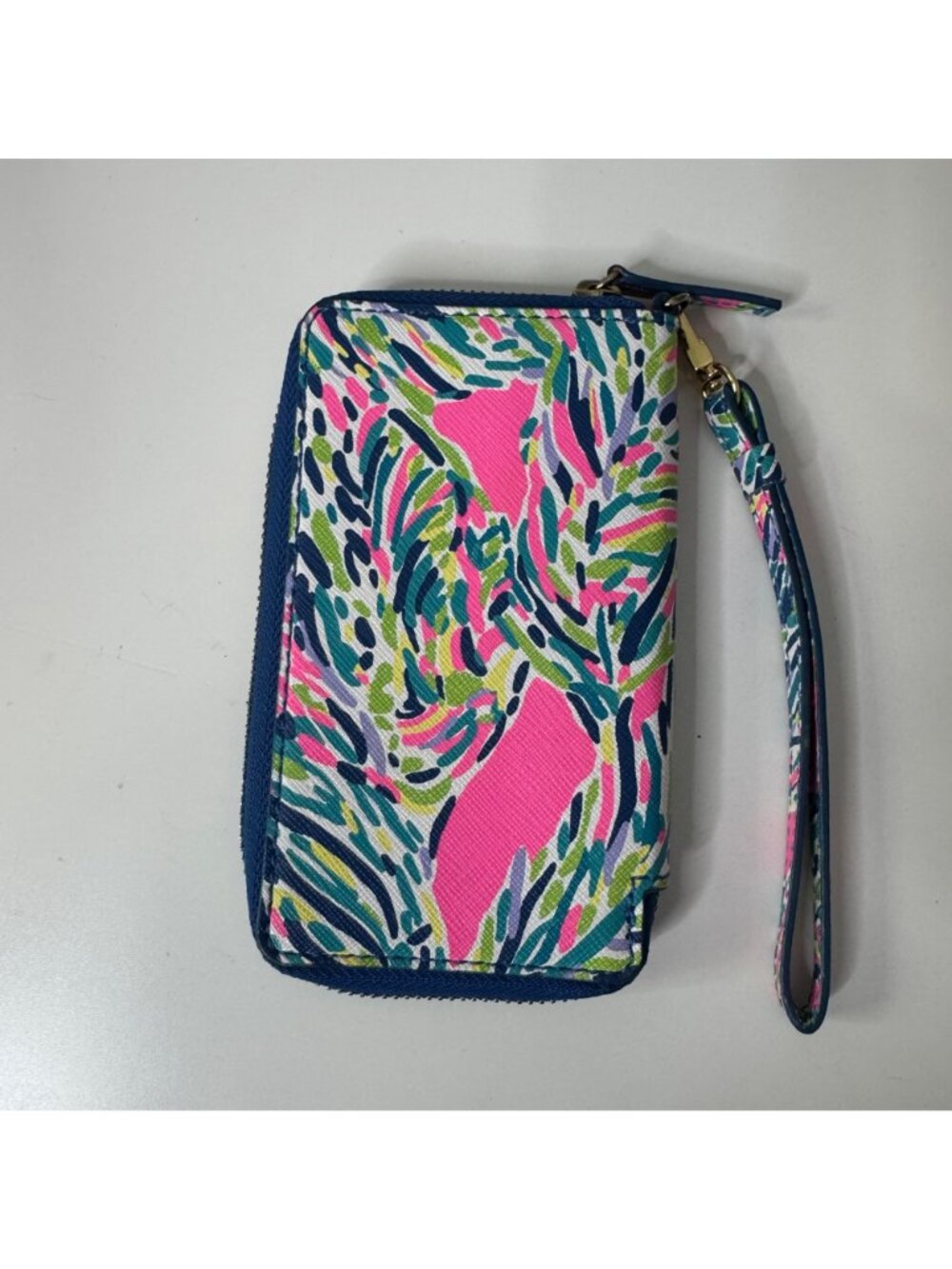 LILLY PULITZER tiki palm wristlet - Picture 3 of 8